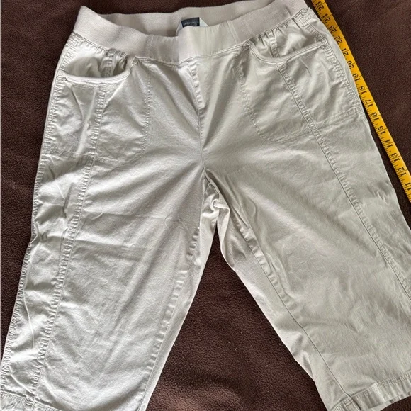 Casual Khaki Christopher & Banks Capris - Picture 2 of 9